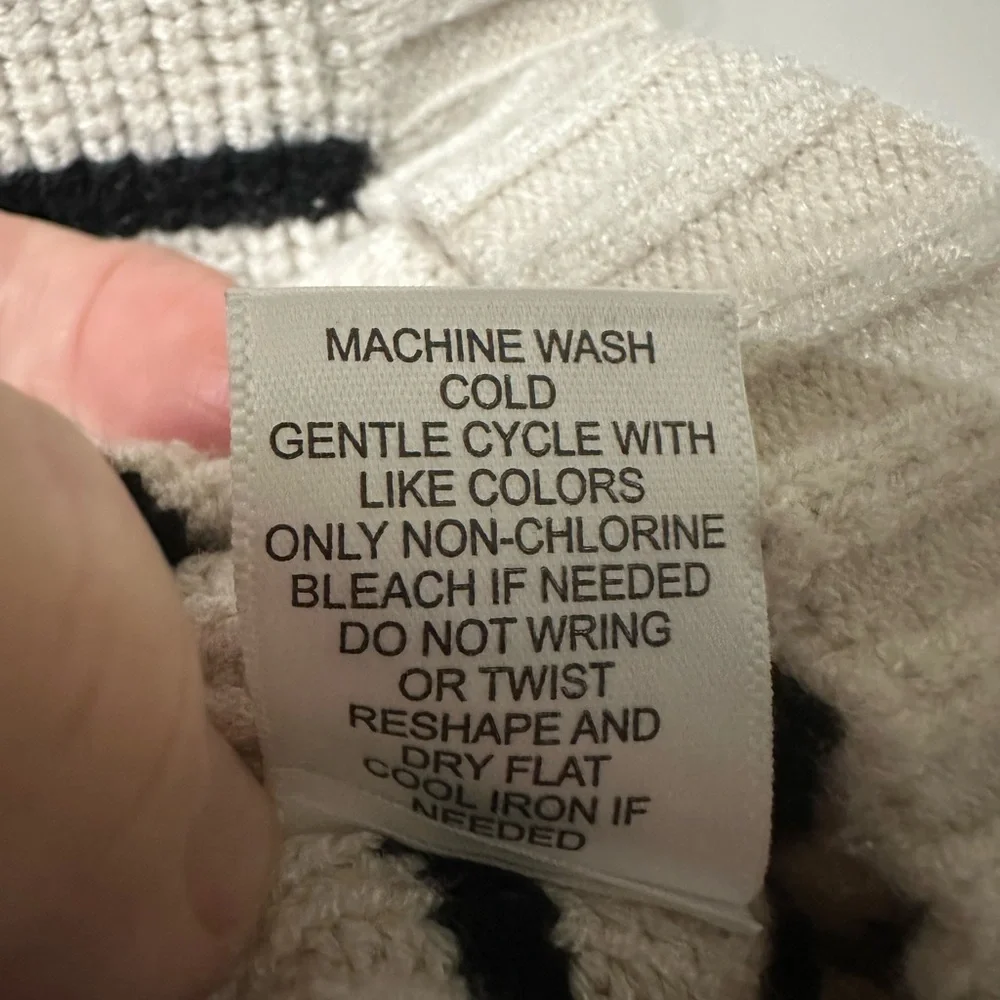 Sincerely Jules Black and Cream Striped V-Neck Sweater Vest size medium - Picture 6 of 6